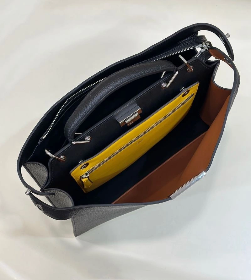 Fendi Peekaboo Bags Cozy 57690
