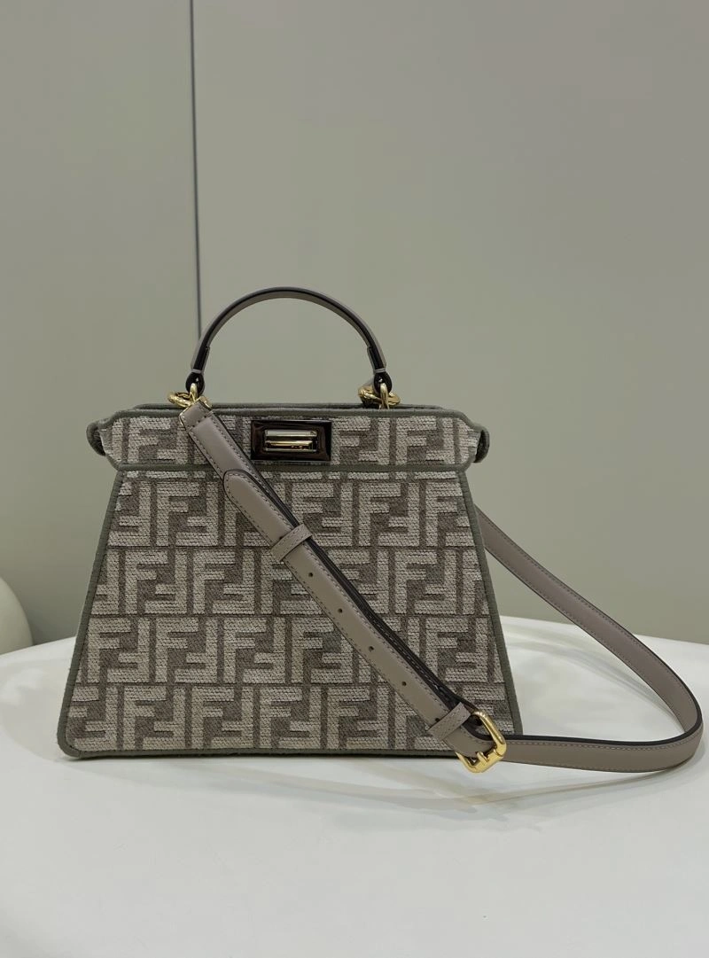 Fendi Peekaboo Bags Versatile 57684