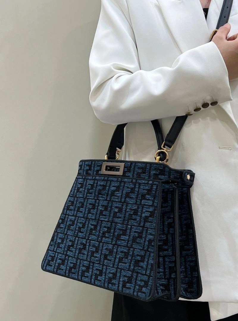 Fendi Peekaboo Bags Trendy 57680