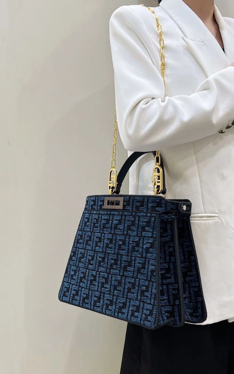 Fendi Peekaboo Bags Trendy 57680