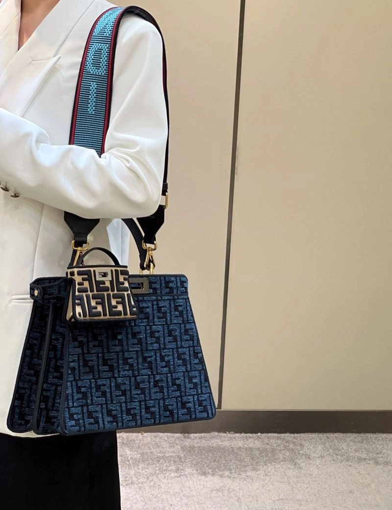 Fendi Peekaboo Bags Trendy 57680