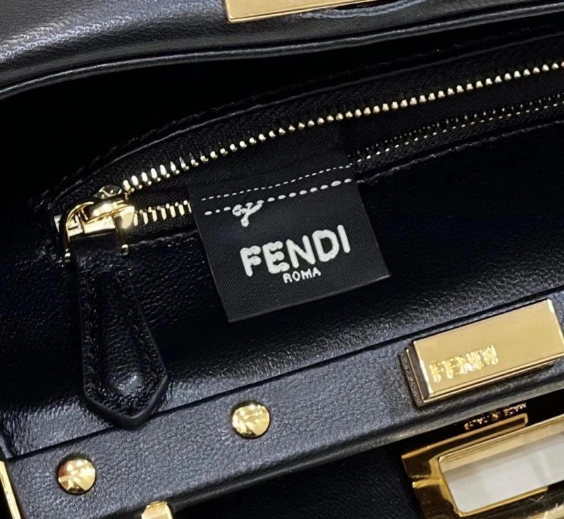 Fendi Peekaboo Bags Breathable 57674