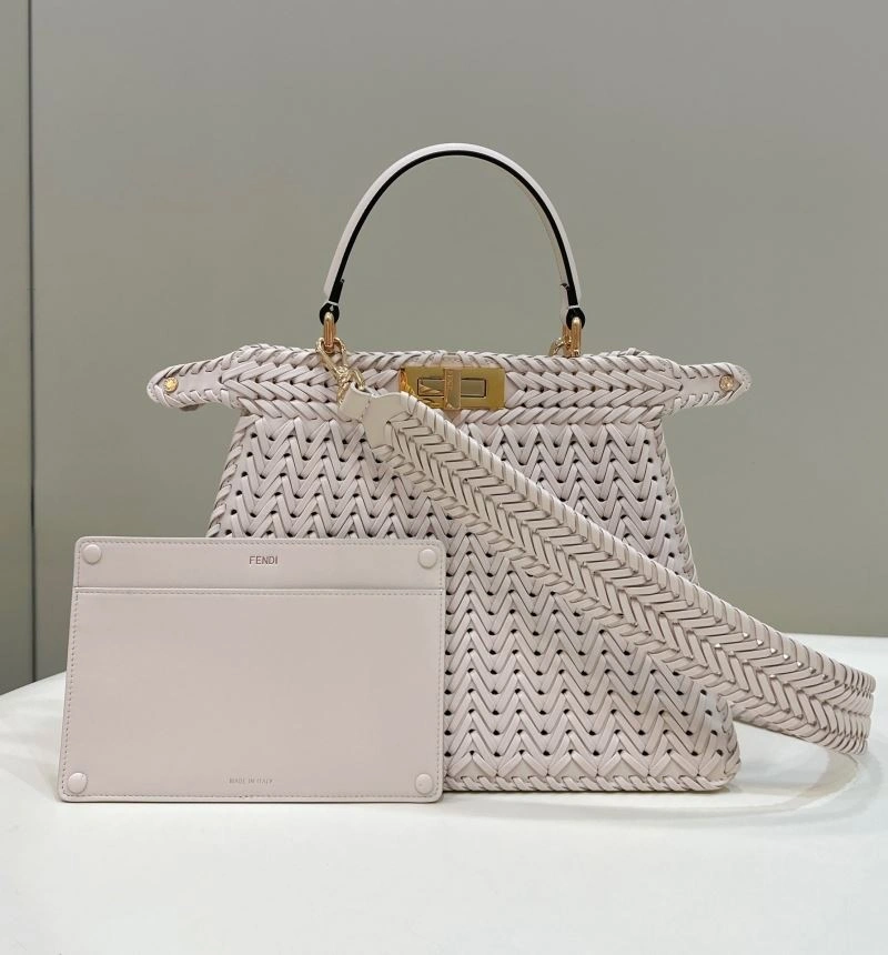 Supportive Fendi Peekaboo Bags 57713