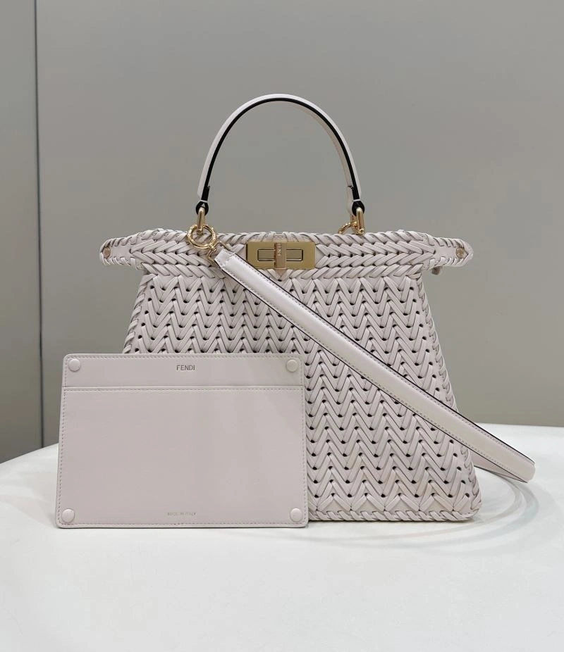 Supportive Fendi Peekaboo Bags 57713