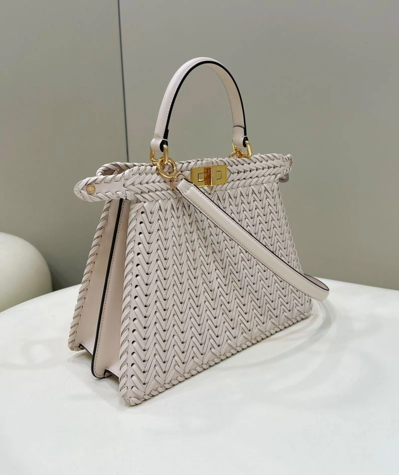 Supportive Fendi Peekaboo Bags 57713