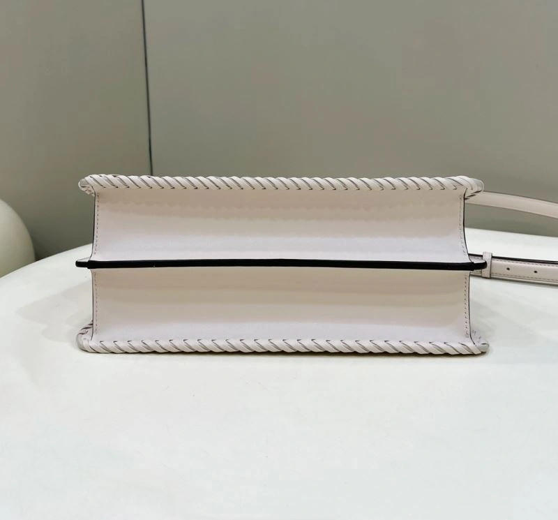 Supportive Fendi Peekaboo Bags 57713