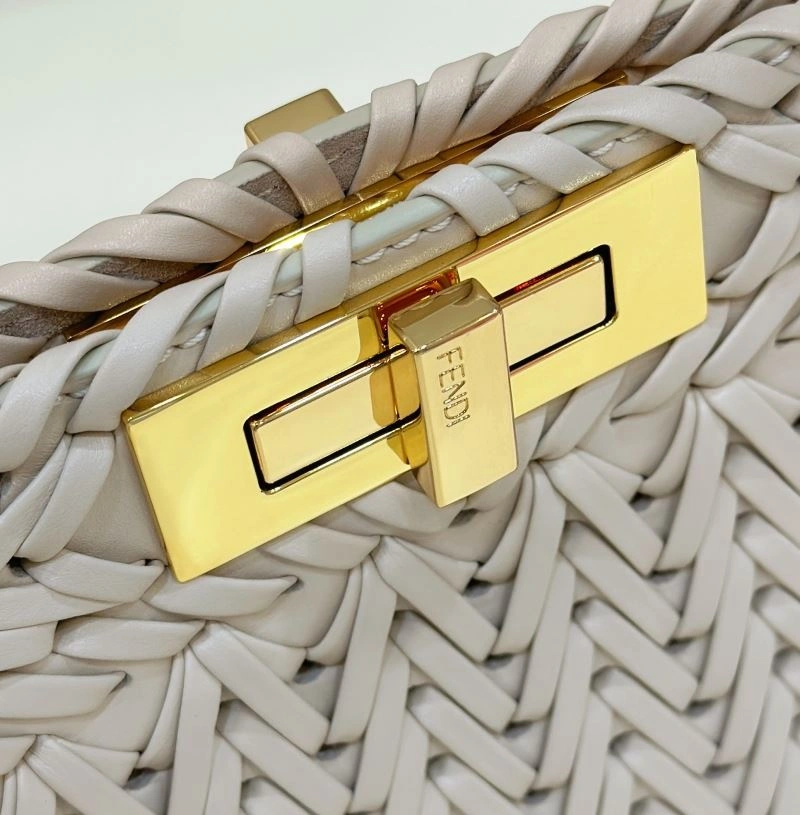 Supportive Fendi Peekaboo Bags 57713