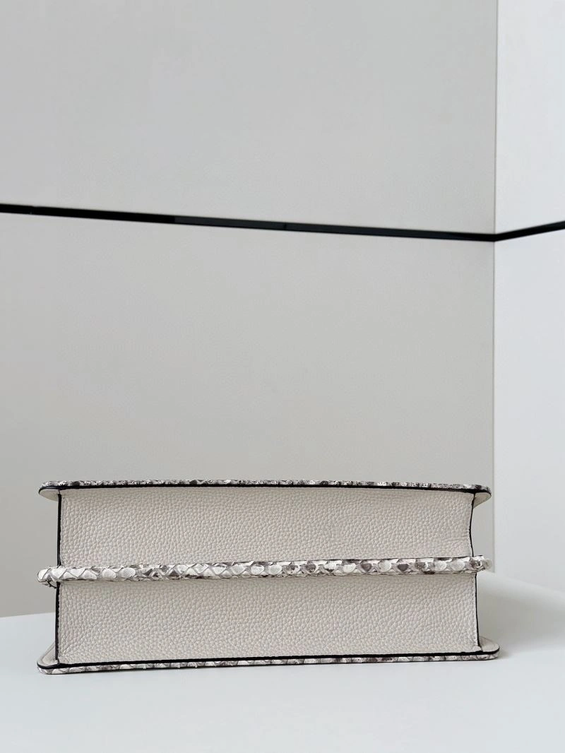 FlexibleFit Fendi Peekaboo Bags 57641