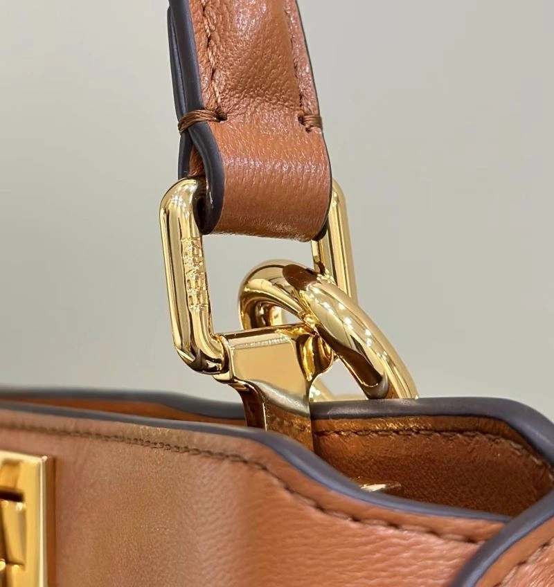 Lightweight Fendi Peekaboo Bags 57643