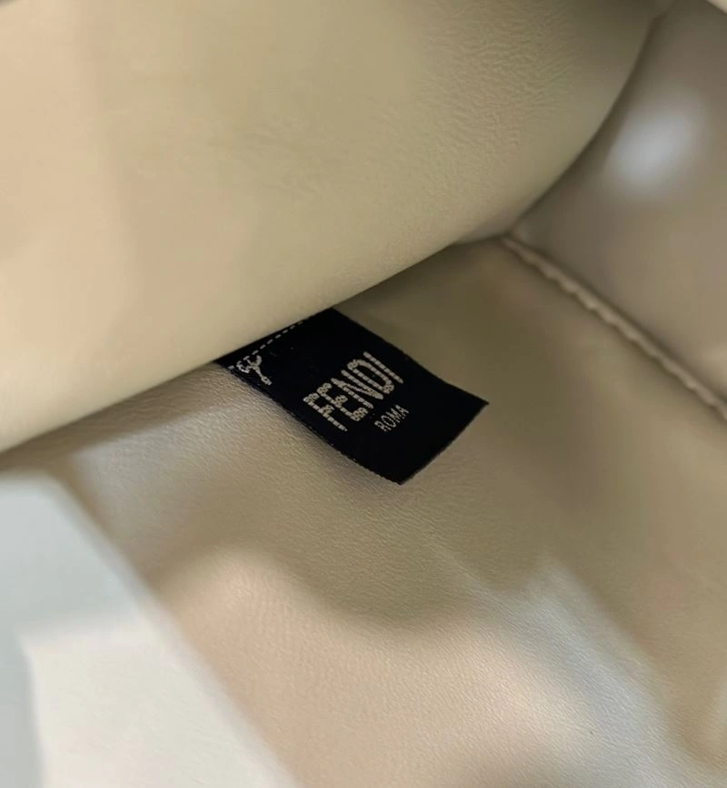 Fendi Peekaboo Bags Supportive 57607