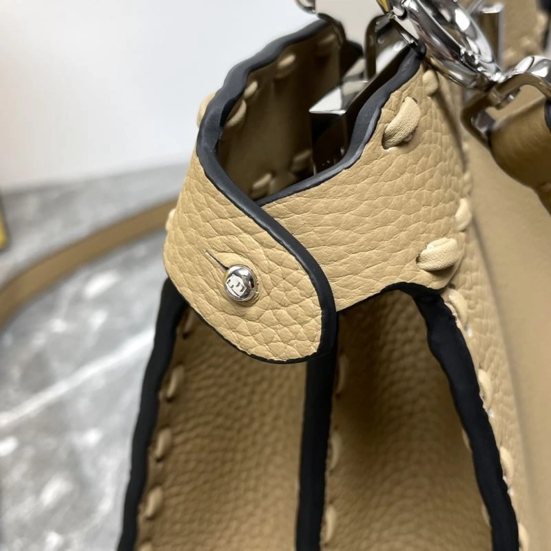 Comfortable Fendi Peekaboo Bags 57566