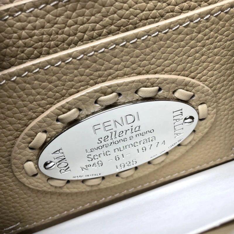 Comfortable Fendi Peekaboo Bags 57566