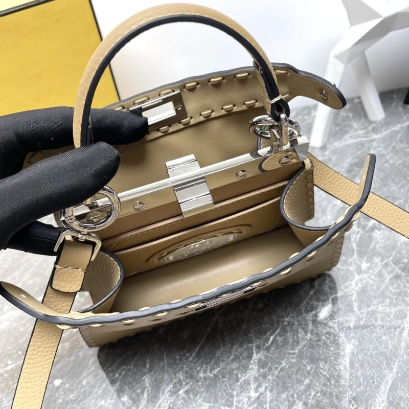 Comfortable Fendi Peekaboo Bags 57566