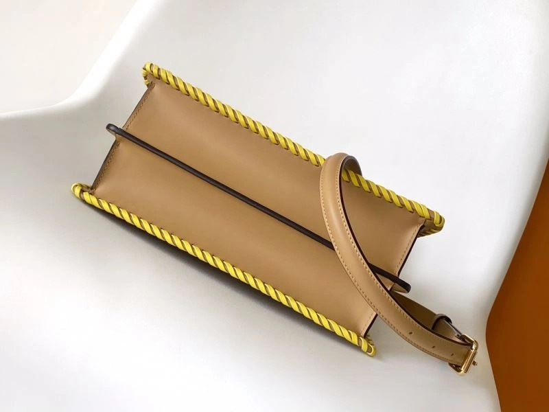 Lightweight Fendi Peekaboo Bags 57576