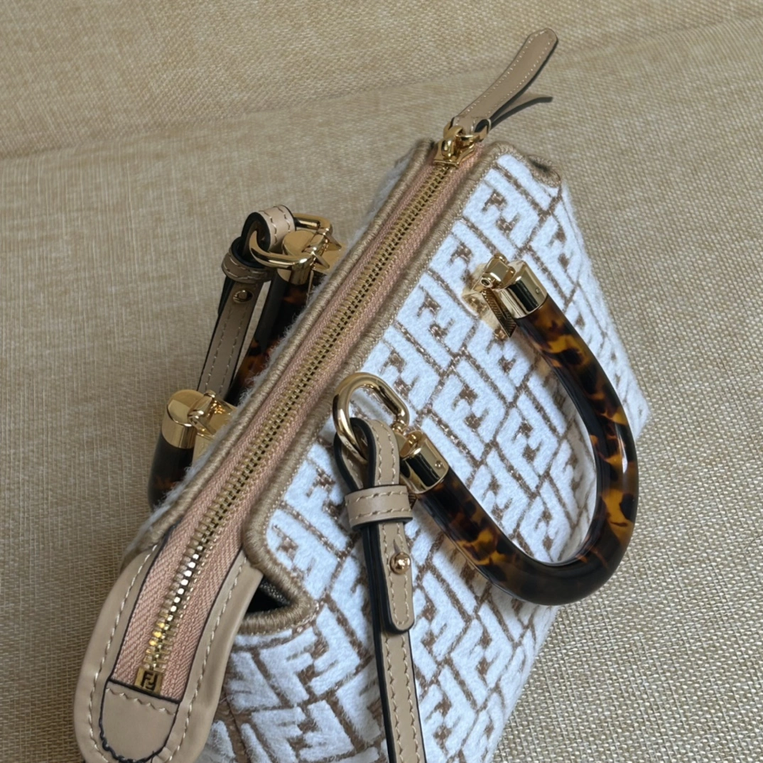 NewStyle Fendi Pillow Bags 76790