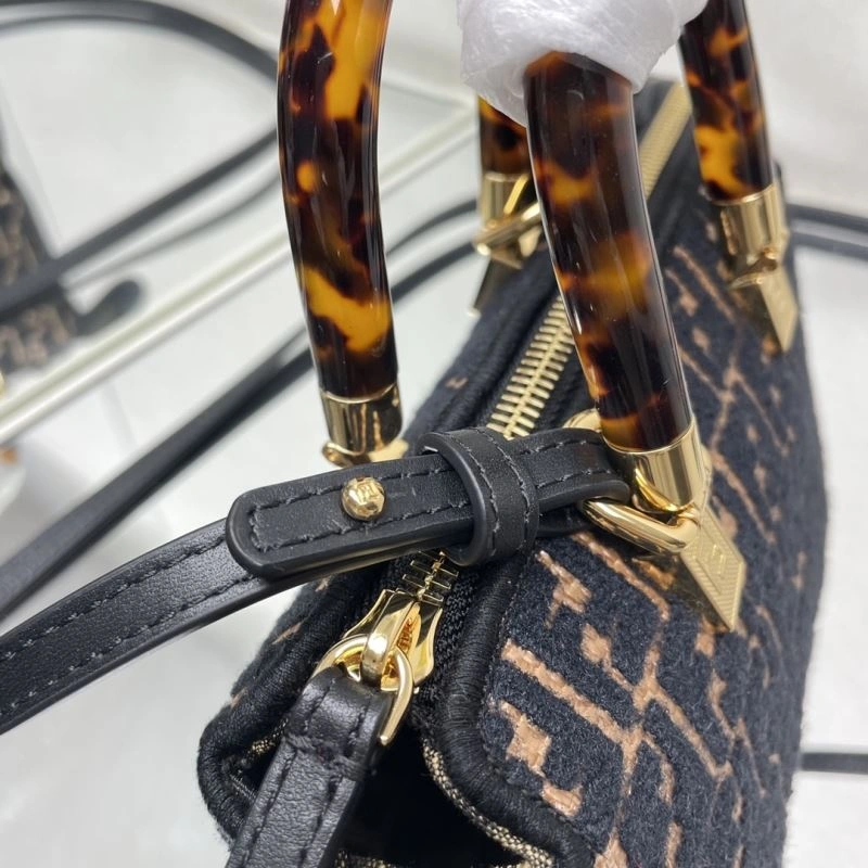Lightweight Fendi Pillow Bags 72894
