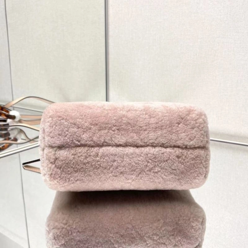 Fendi Pillow Bags Versatile 72881