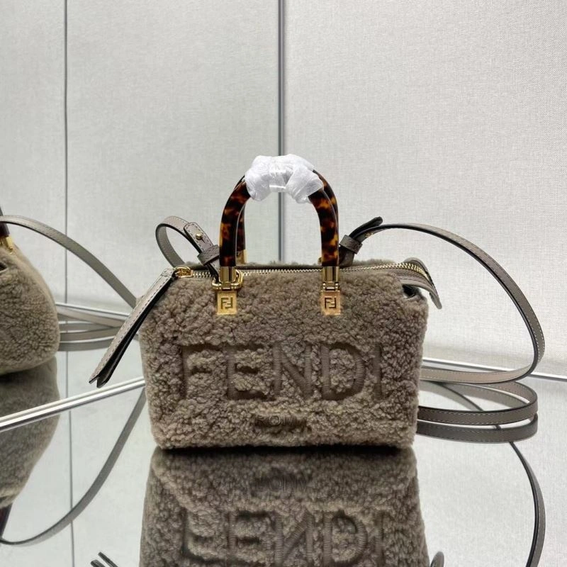 Modern Fendi Pillow Bags 72891