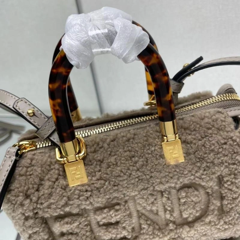 Modern Fendi Pillow Bags 72891