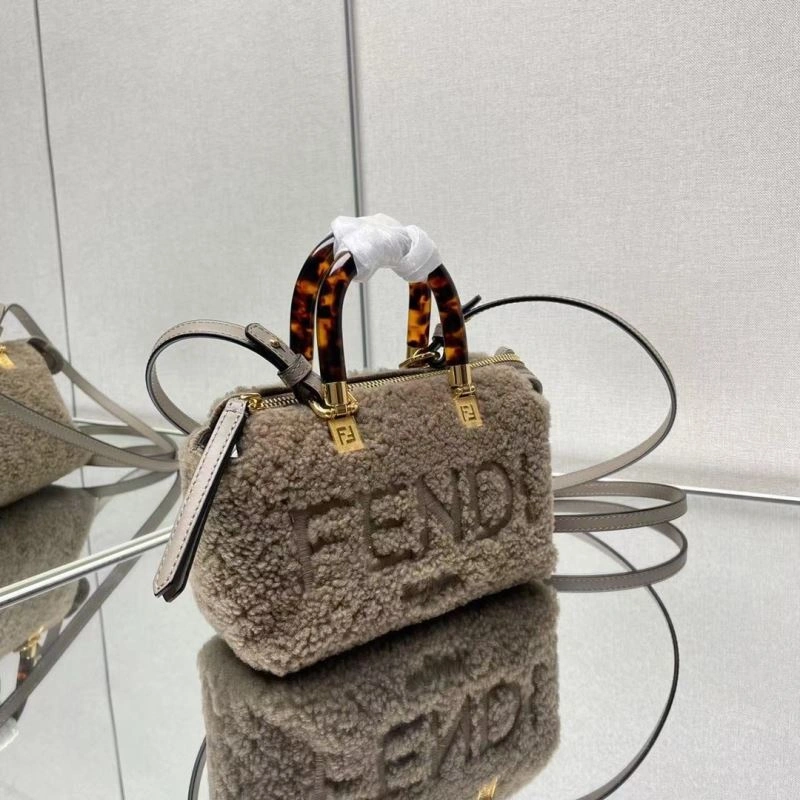 Modern Fendi Pillow Bags 72891