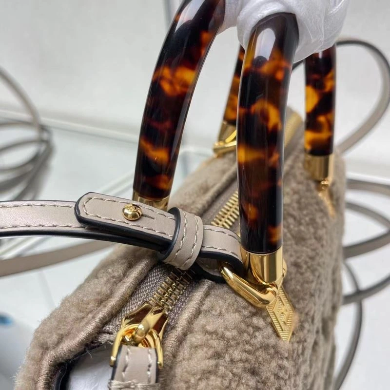 Modern Fendi Pillow Bags 72891