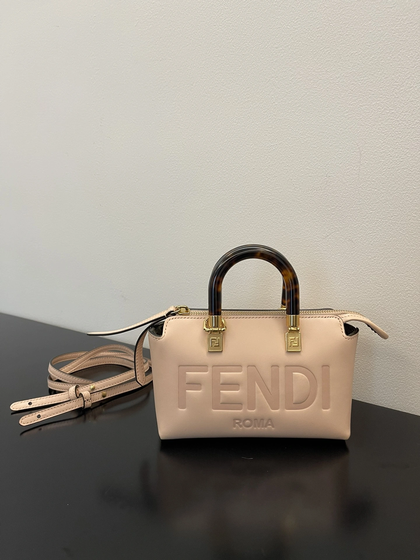 Breathable Fendi Pillow Bags 69842
