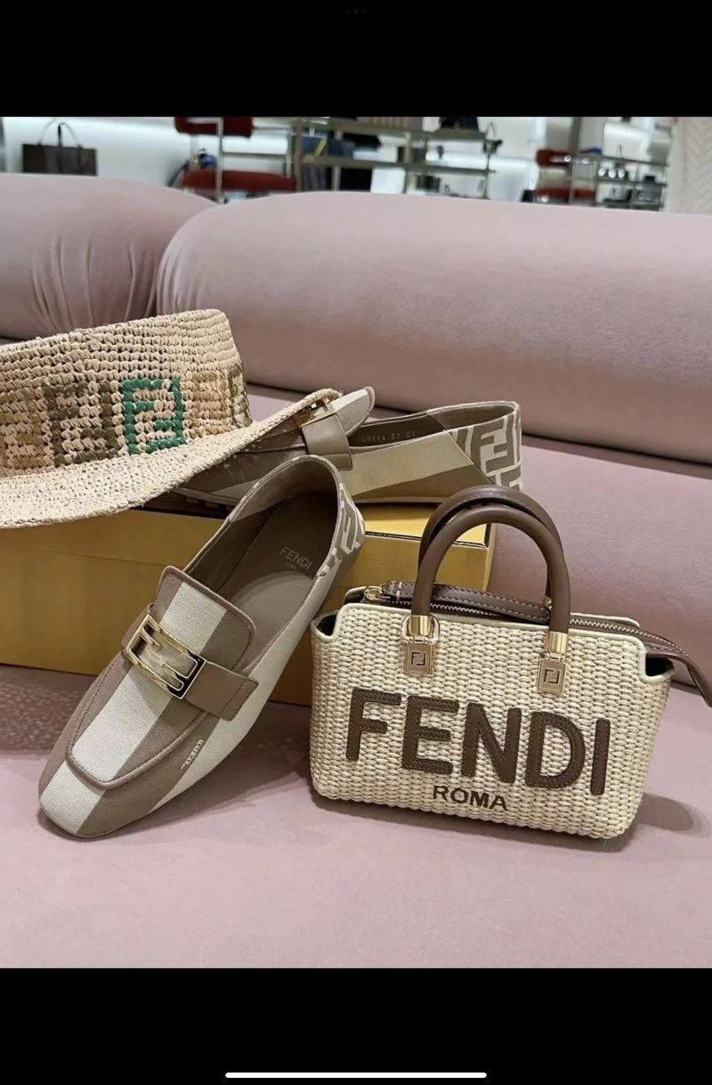 Fendi Pillow Bags Elegant 57528