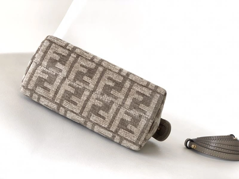 Fendi Pillow Bags Sleek 57546