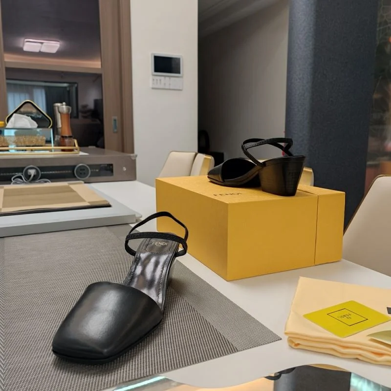 Upgraded Fendi Sandals 23426