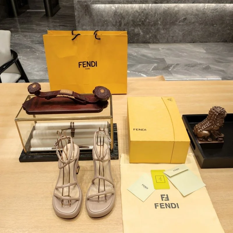 Fendi Sandals Elegant 23422