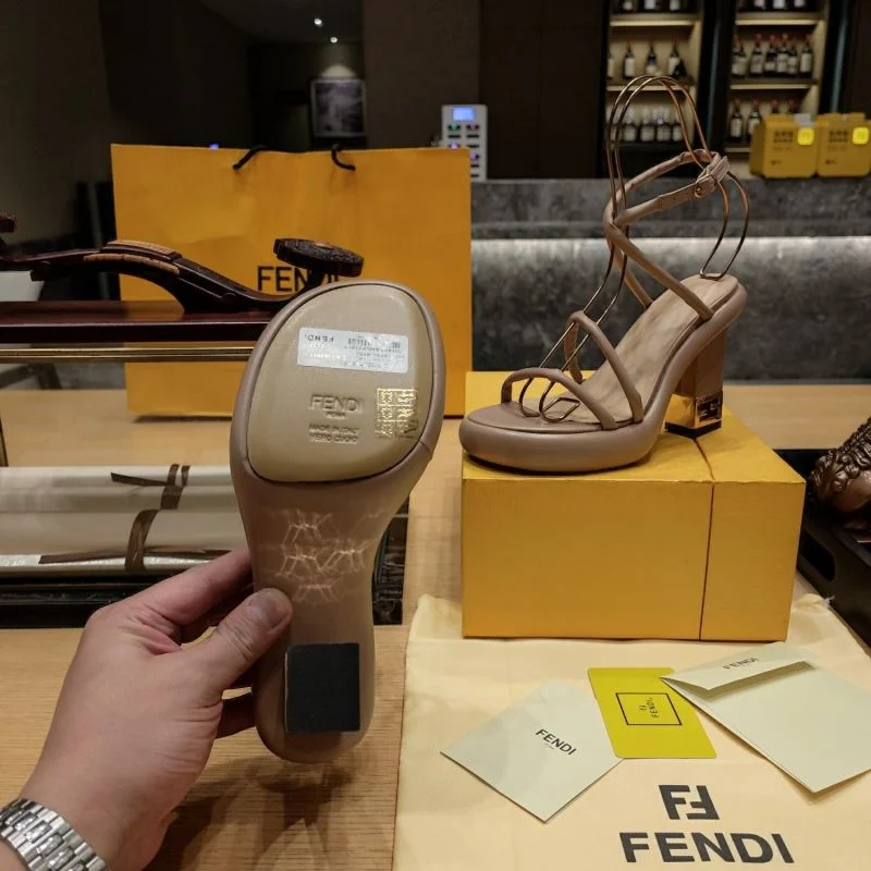 Fendi Sandals Elegant 23422