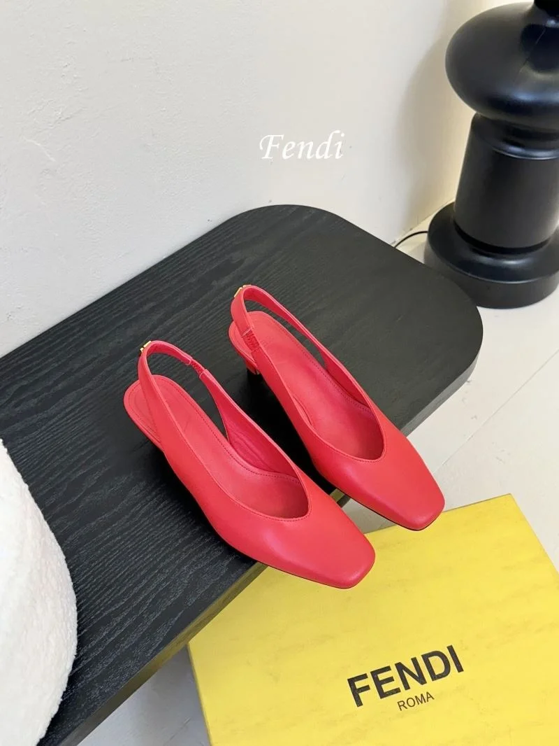 Fendi Sandals RelaxedFit 23751