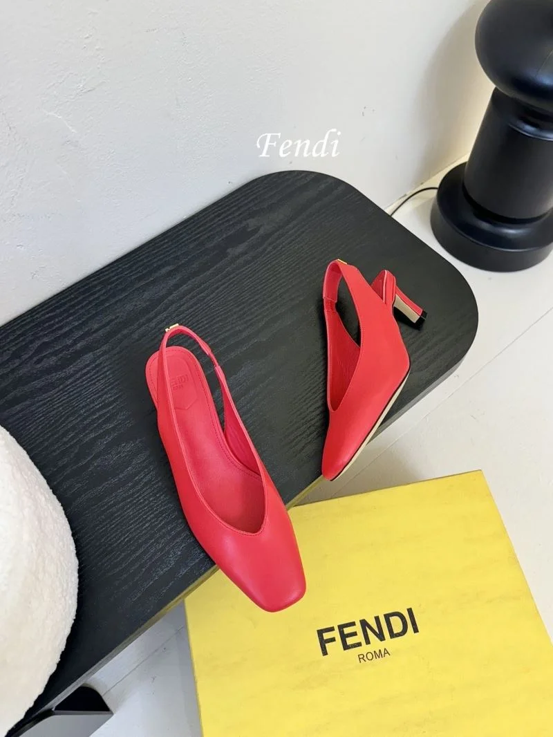Fendi Sandals RelaxedFit 23751