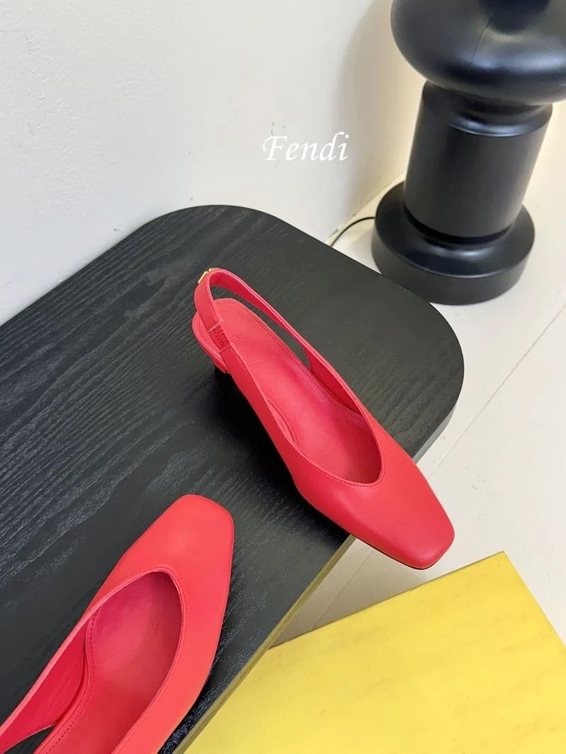 Fendi Sandals RelaxedFit 23751
