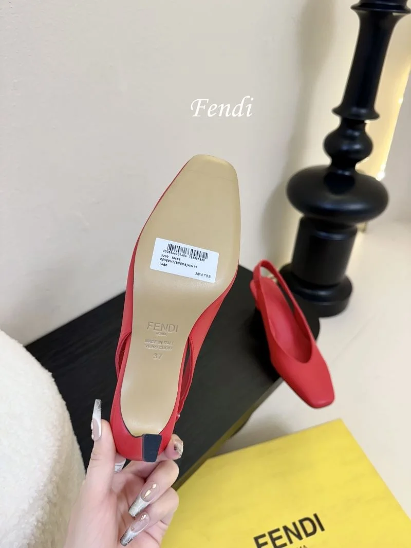 Fendi Sandals RelaxedFit 23751