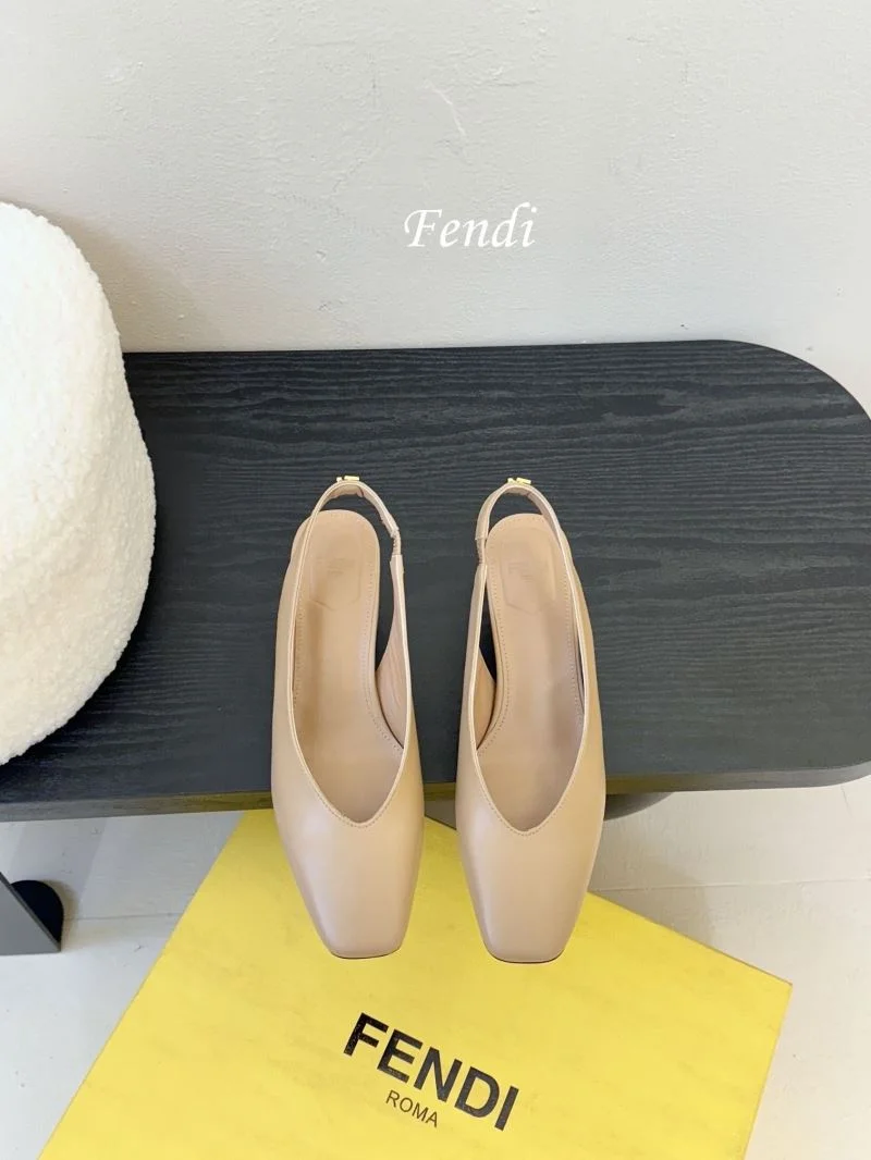 Fendi Sandals TimelessDesign 23744