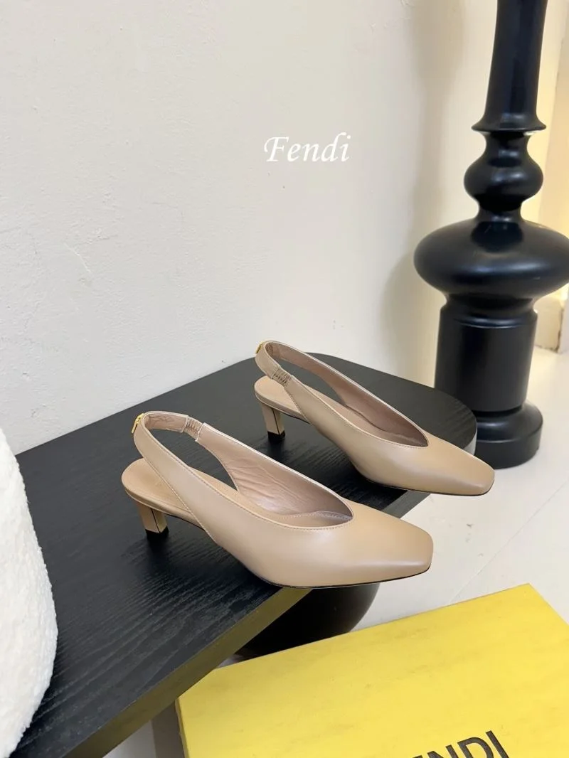 Fendi Sandals TimelessDesign 23744