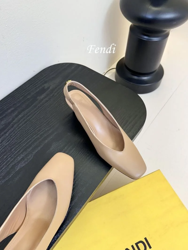 Fendi Sandals TimelessDesign 23744