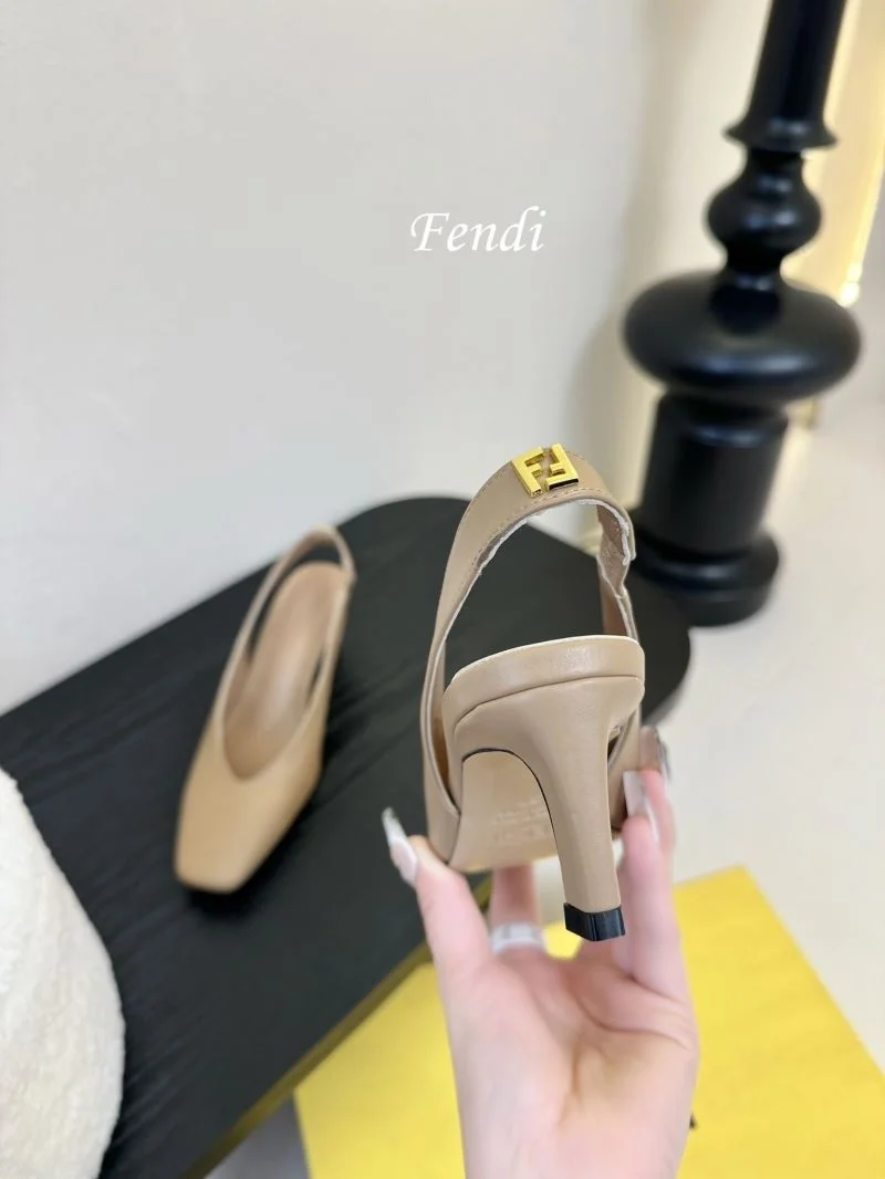 Fendi Sandals TimelessDesign 23744