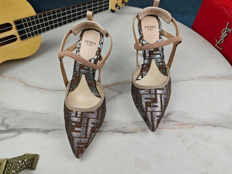Elegant Fendi Sandals 23747