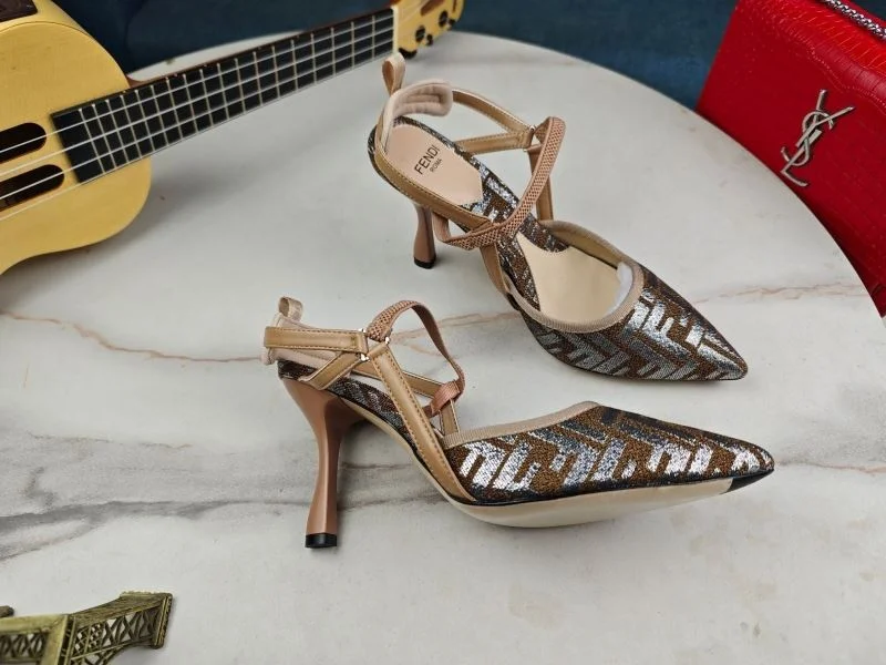 Elegant Fendi Sandals 23747