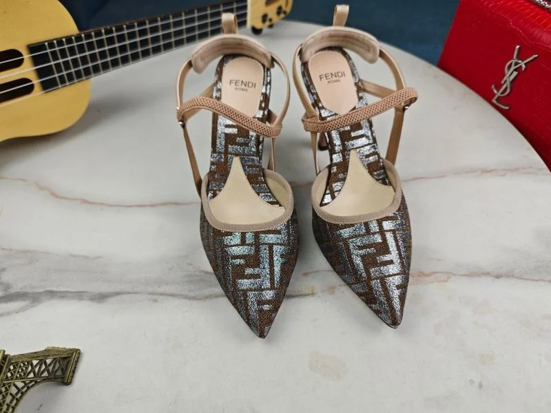 Elegant Fendi Sandals 23747