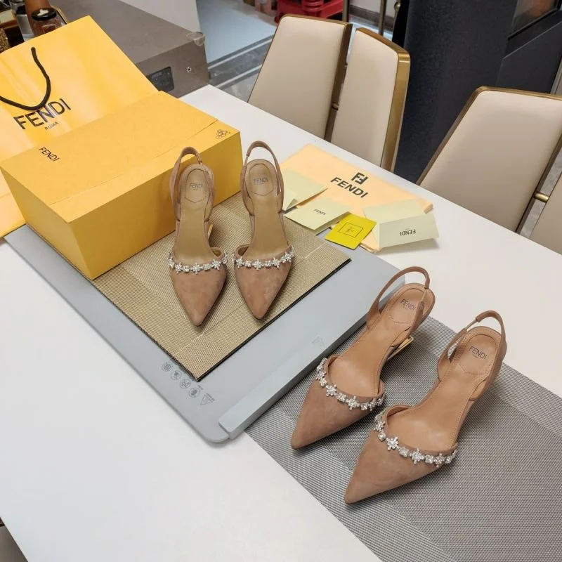 Trendy Fendi Sandals 23748
