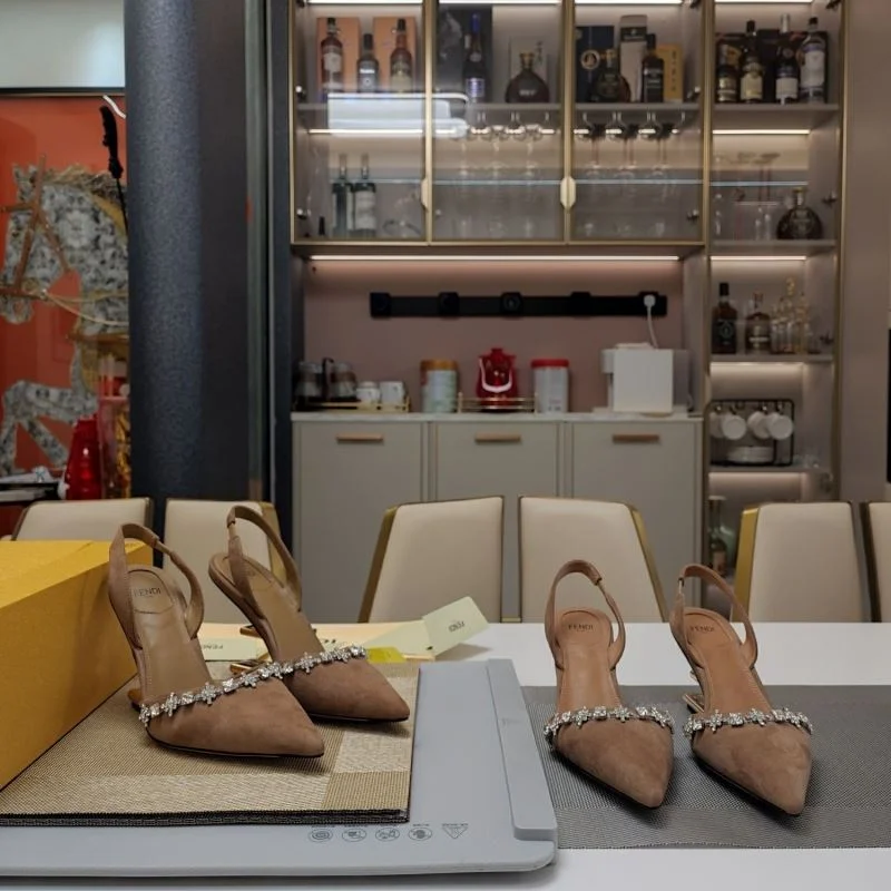 Trendy Fendi Sandals 23748