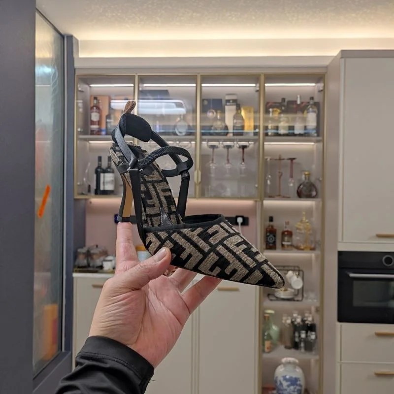 MoistureWicking Fendi Sandals 23720