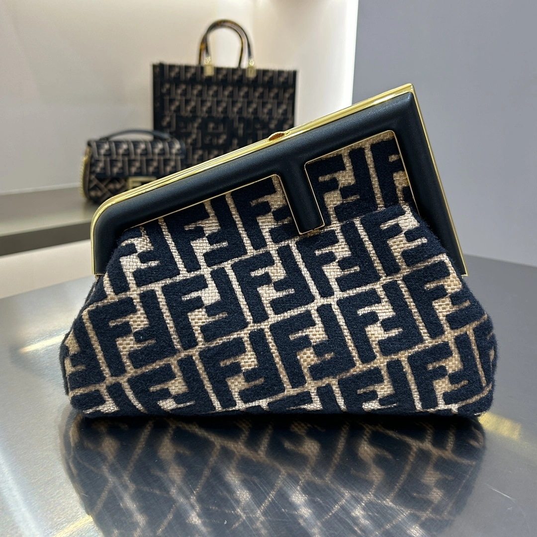 Sporty Fendi Satchel Bags 76805