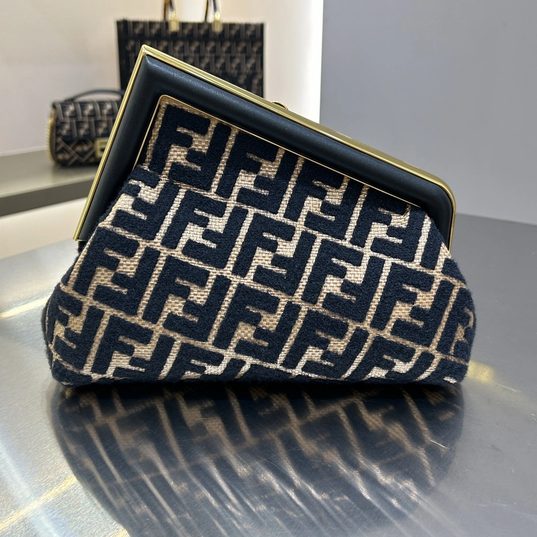 Sporty Fendi Satchel Bags 76805