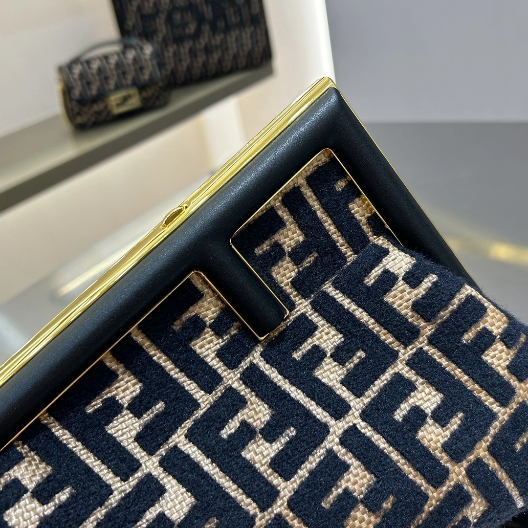 Sporty Fendi Satchel Bags 76805