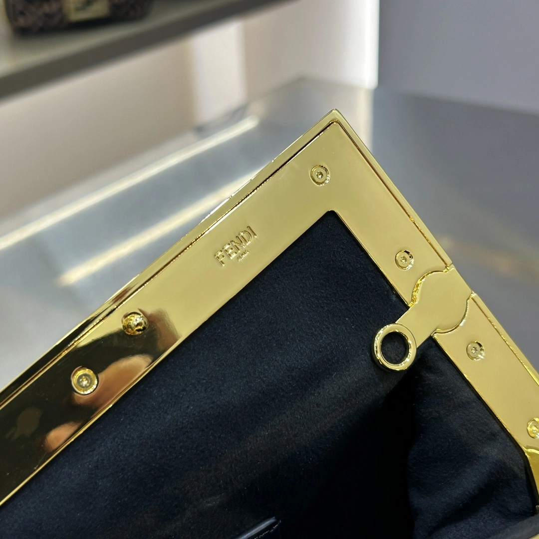 Sporty Fendi Satchel Bags 76805