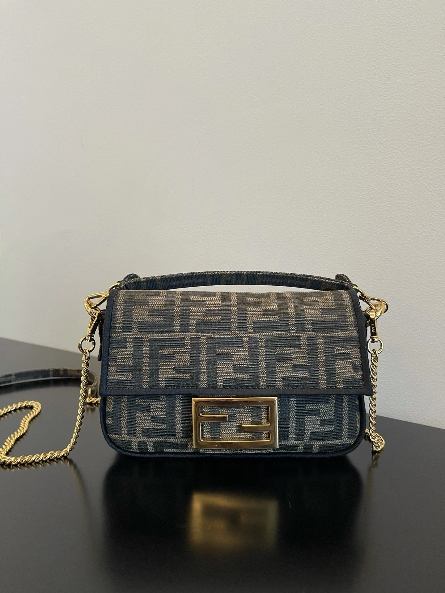 Fendi Satchel Bags Versatile 76783